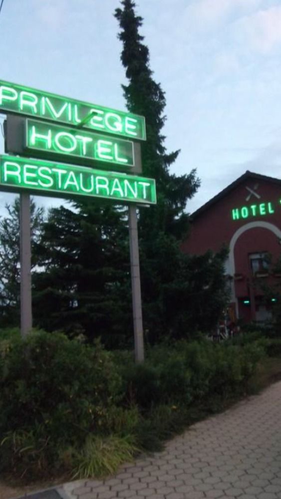 Hotel Restaurant Le Privilege - Authentic By Balladins 2*